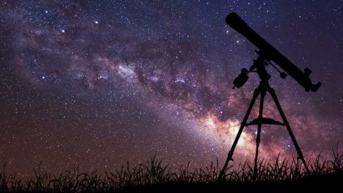 Featured image for “Fine anno tra le STELLE e i PIANETI”