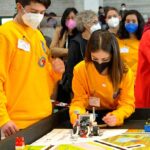 ragazzi partecipano alla first lego league a lecce 2022