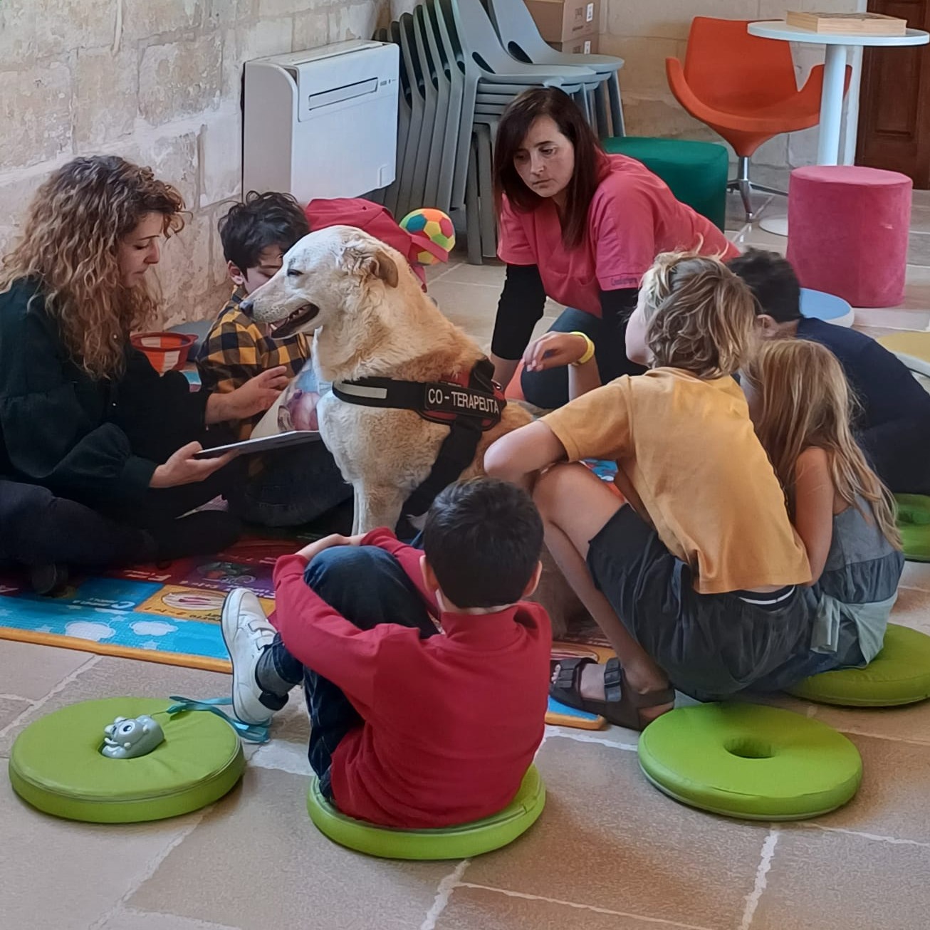 Featured image for “Leggiamo con Frida, incontri di lettura assistita dai cani”